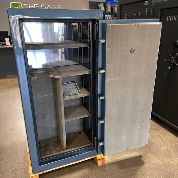 Used Amsec BF6032 Gun Safe, photo 5